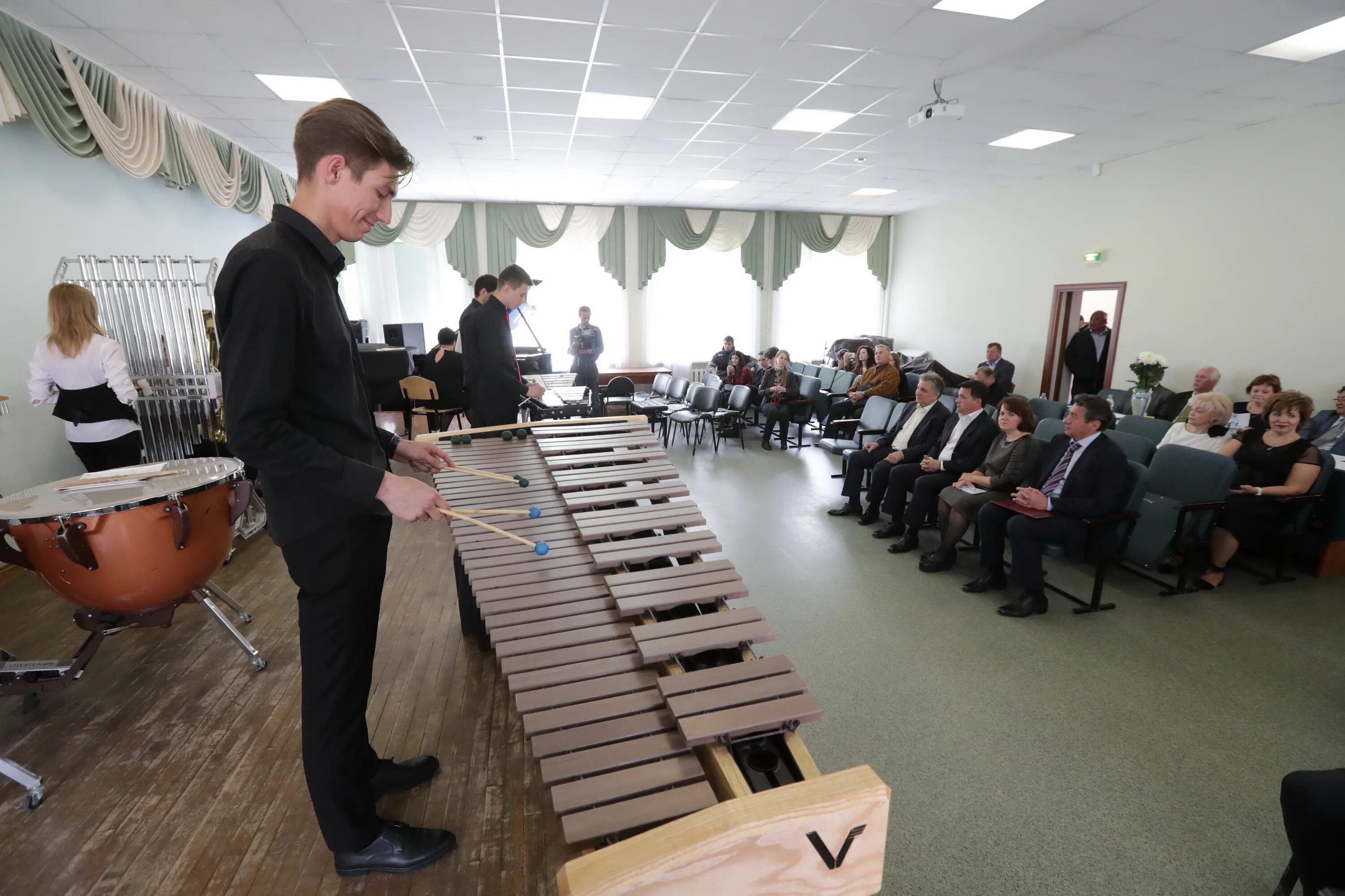 Черноголовка конкурс. Школа искусств черноголовка. Детский сад черноголовка. Черноголовка конкурс. Стратосферный спутник.