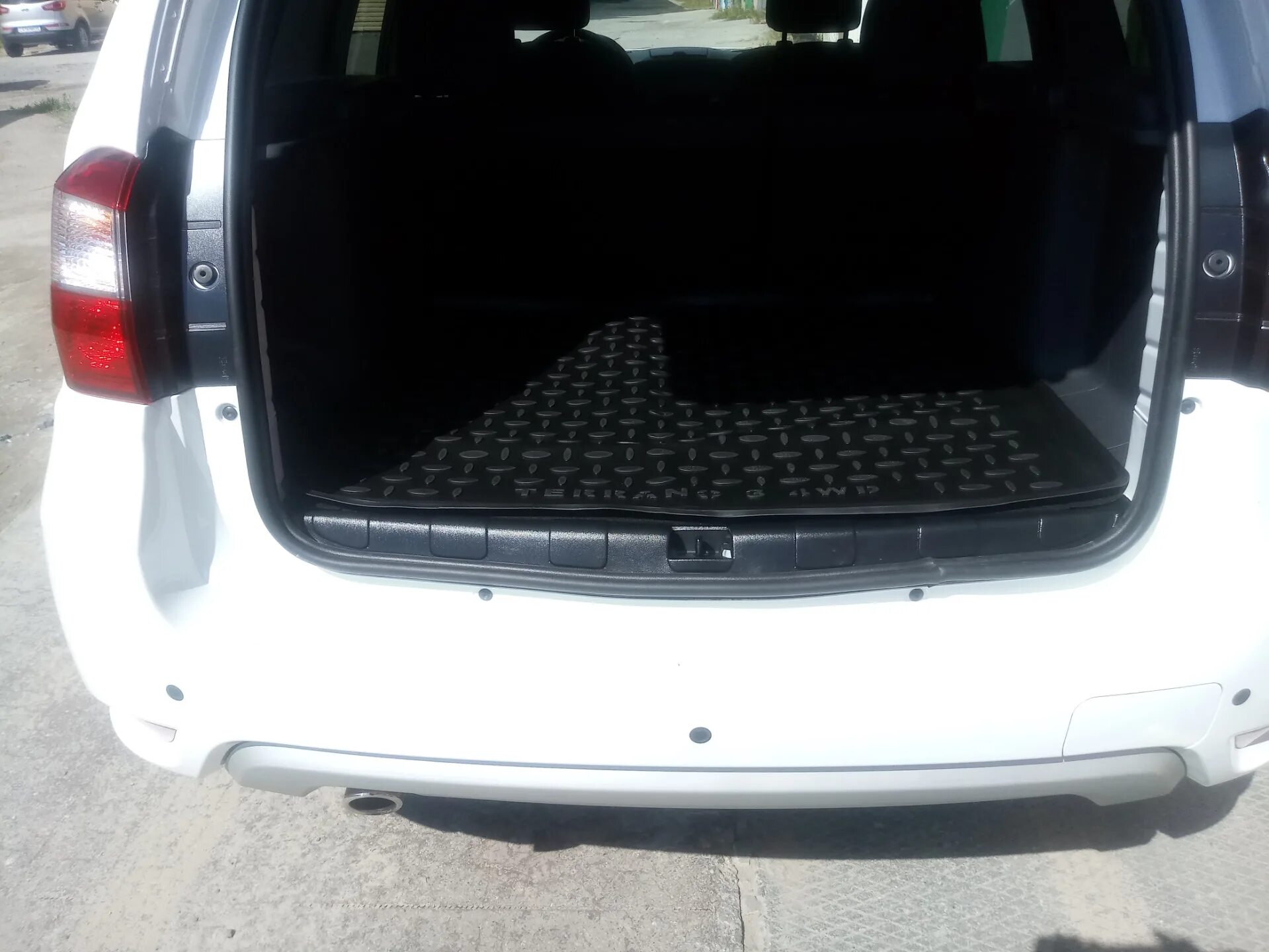 Nissan terrano 2020 багажник. 0 багажник. Багажник ниссан террано 3. Багажник ниссан террано 2020. Nissan terrano багажник.