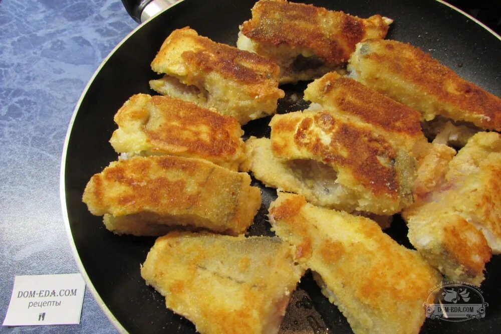 Как приготовить пикшу вкусно на сковороде. Пикша жареная. пикша жареная на сковороде. пикша жареная фото. жареная пикша с картошкой.