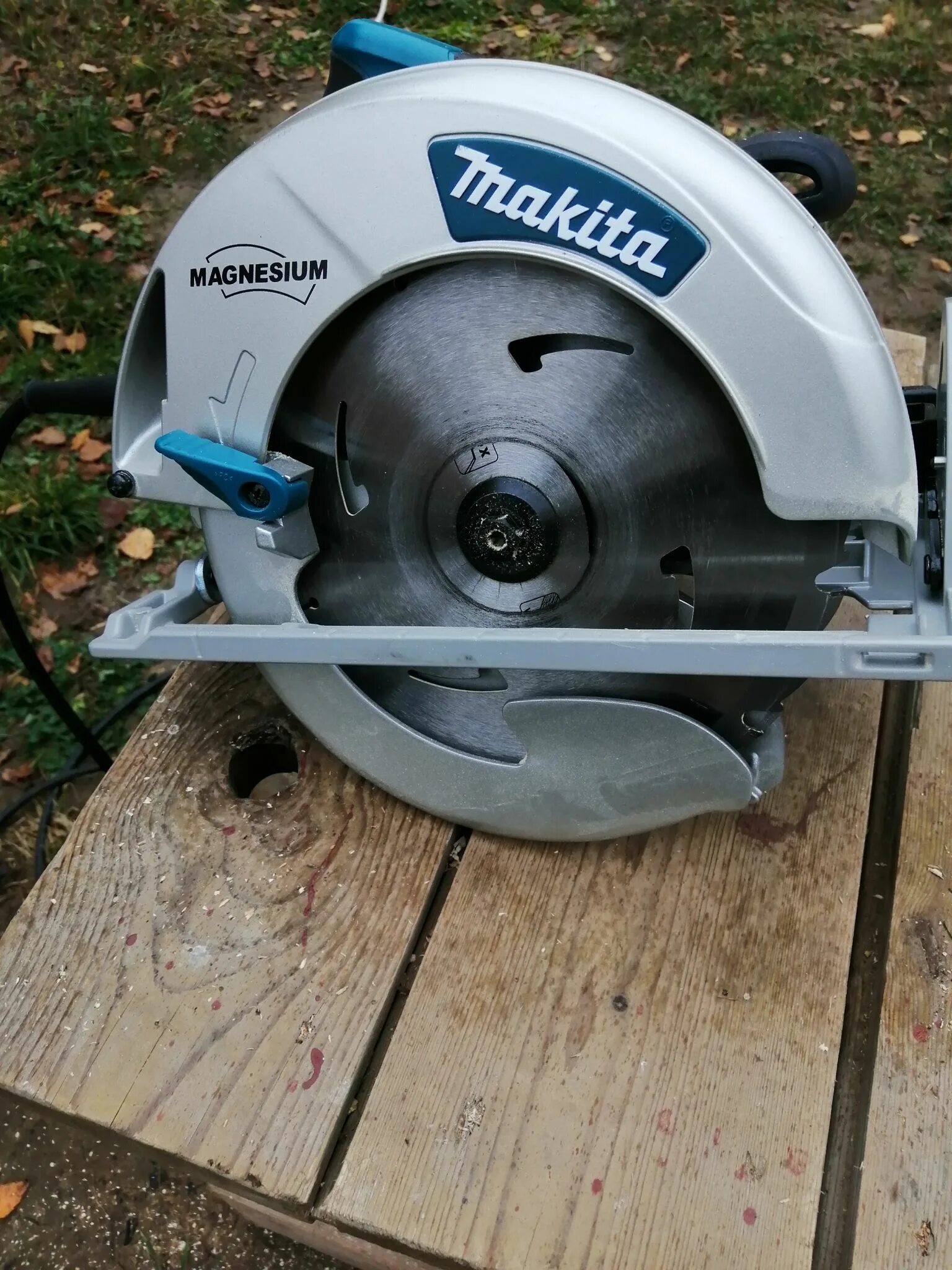 Дисковая пила makita 5008mg, 1800 вт. Пила дисковая makita 5008mg. Макита 5008mg. Циркулярные пилы 5008. Циркулярка башой макета.