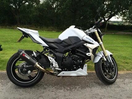 Suzuki gsr 750