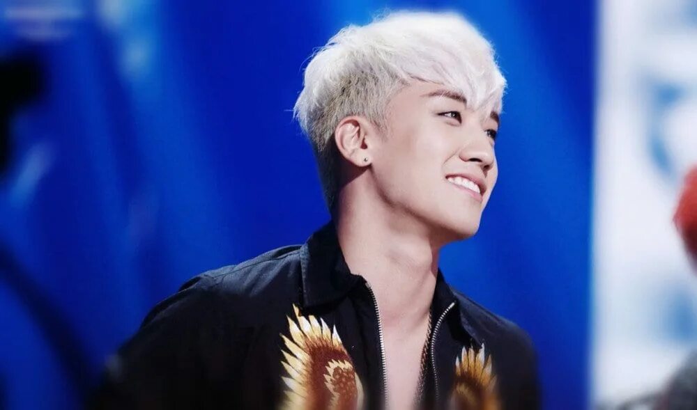 Сынри bang bang bang. Сынри биг бэнг. сынри корейский певец. seungri блондин. сынри из big bang.