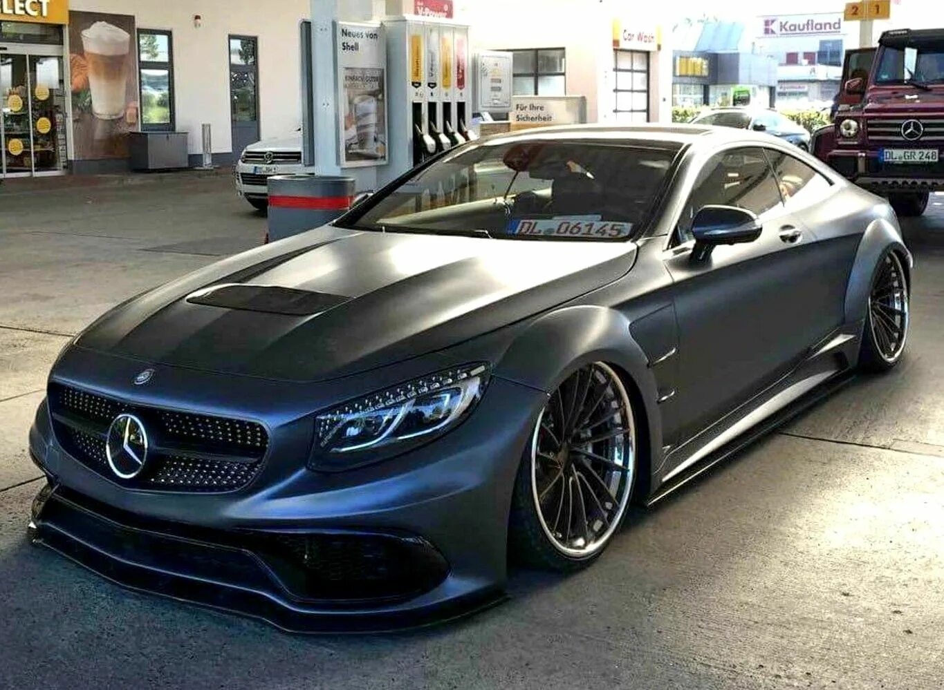 Черный матовый мерседес. Мерседес s63 матовый черный. Mercedes s63 AMG Coupe. Mercedes Benz s63 AMG Coupe Tuning. Mercedes s63 AMG Coupe Black.