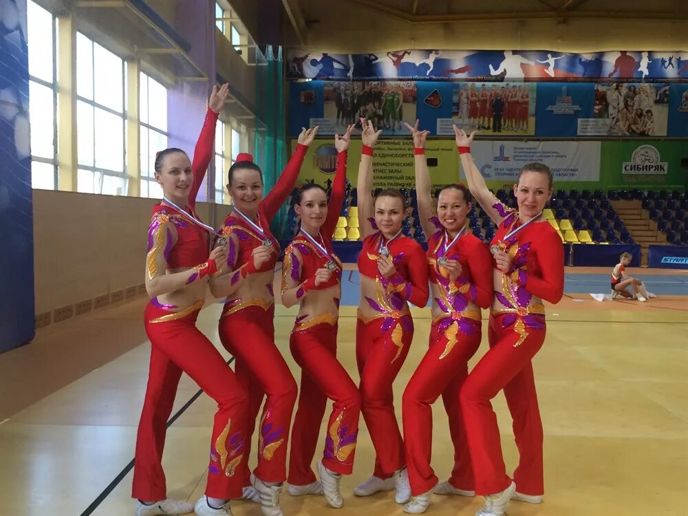 фитнес аэробика костюмы. костюмы по фитнес аэробике. аэробика команды. аэробика команды. фитнес аэробика костюмы.