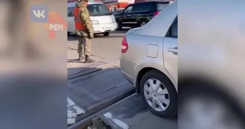 Женщина бросила машину