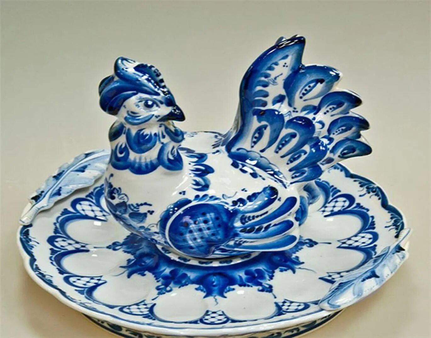 Гжель раменский район. Дулевский фарфоровый гжель. Народный промысел гжель. Гжельская роспись промысел. Видео гжельская роспись.