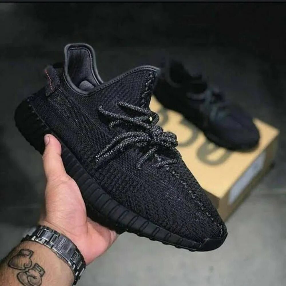 Кроссовки easy. Кроссовки adidas Yeezy Boost. Adidas izi Boost 350. Adidas Yeezy Boost 450. Кроссовки адидас ИЗИ 350.