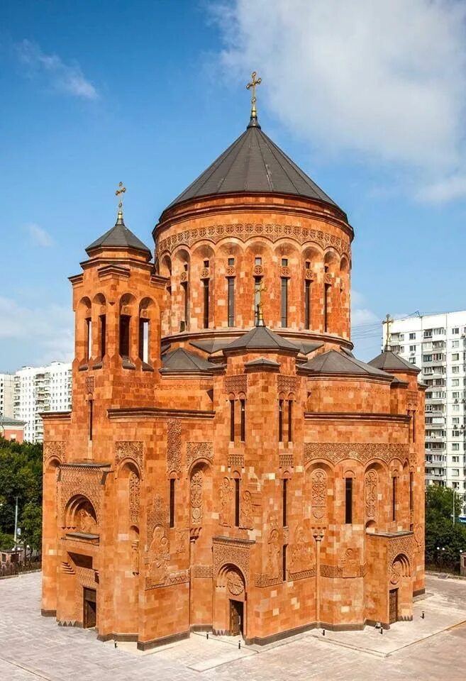 Можно ли в армянскую церковь. Армянский храм в москве. армянская апостольская церковь в армении. армяно-григорианская церковь в москве.