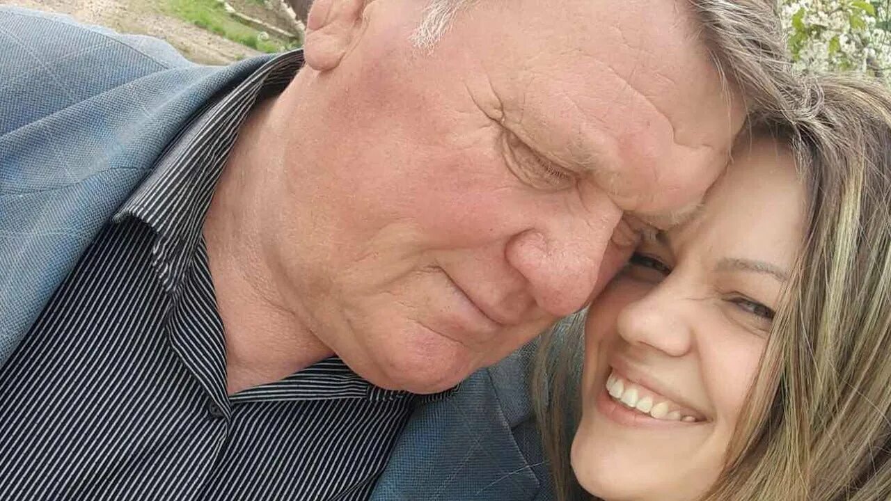 Фото бегут года. Иоганн браун а годы летят. Доброе утро пятница уходящего года. Не торопите жизнь не торопите. Часы разлетаются.