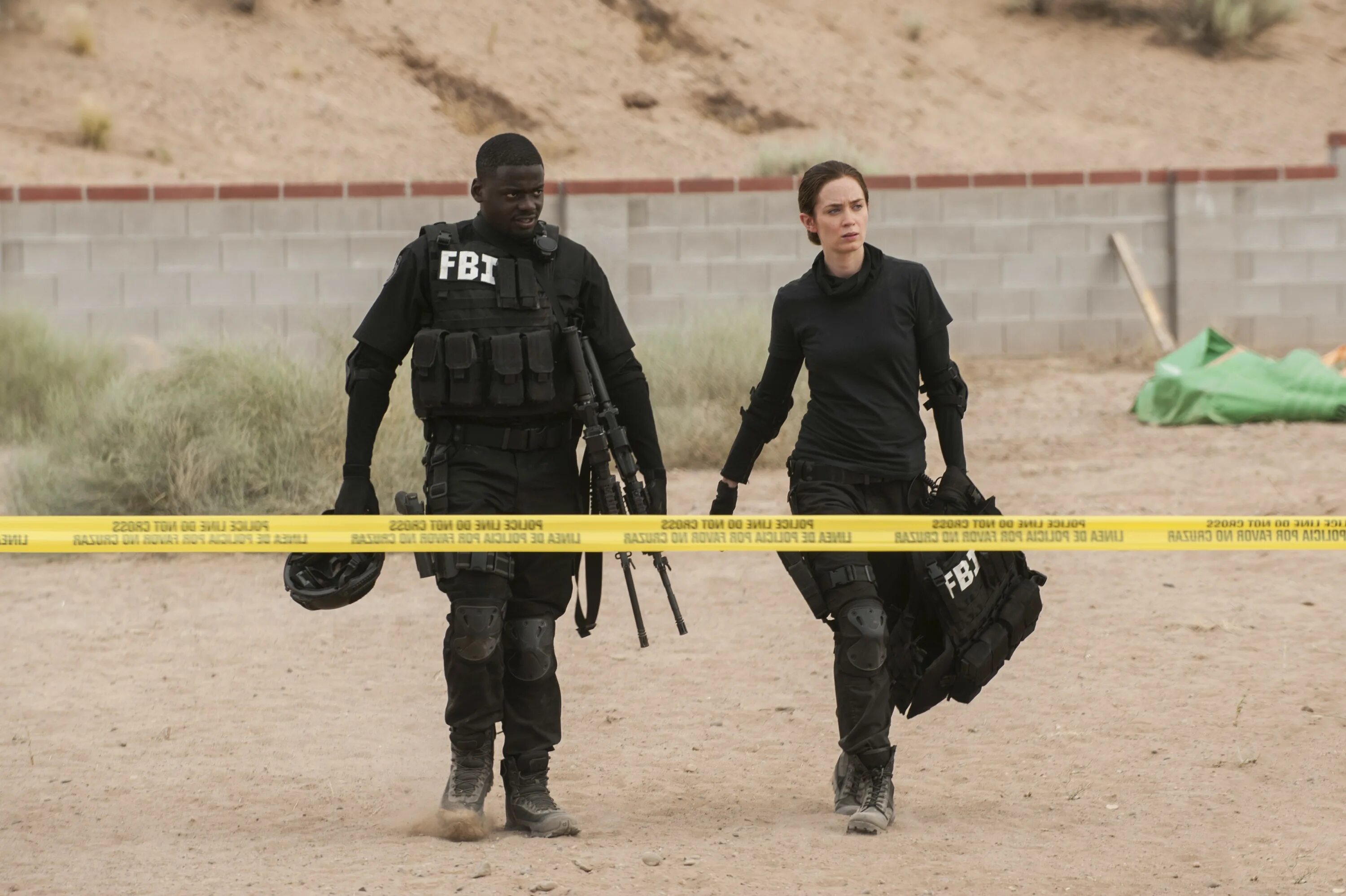 Сикарио 2015. Emily blunt sicario. sicario 2015 кадры.