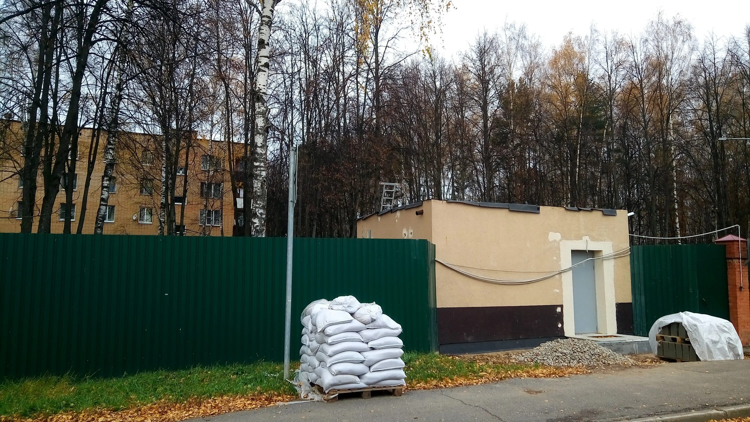 Миграционная служба королев. Болшево машиноместо. Болшево гаражи. Болшево водопроводная 13. В Ч 12096 Болшево фото.