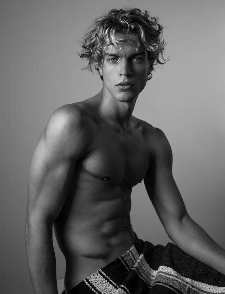 Том человек модель. Homotography young. eric human модель.