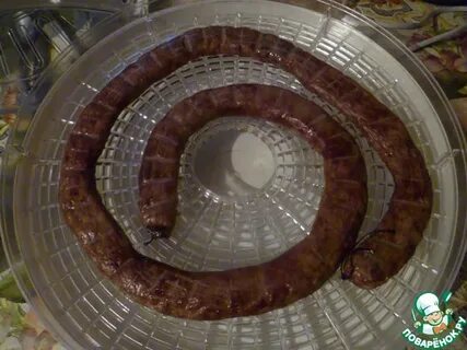 Колбаса в сушилке для овощей