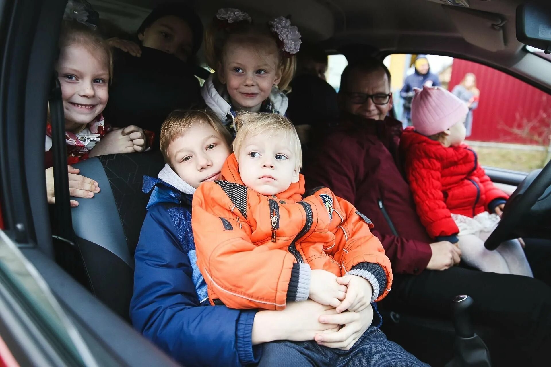 Москвич многодетным семьям