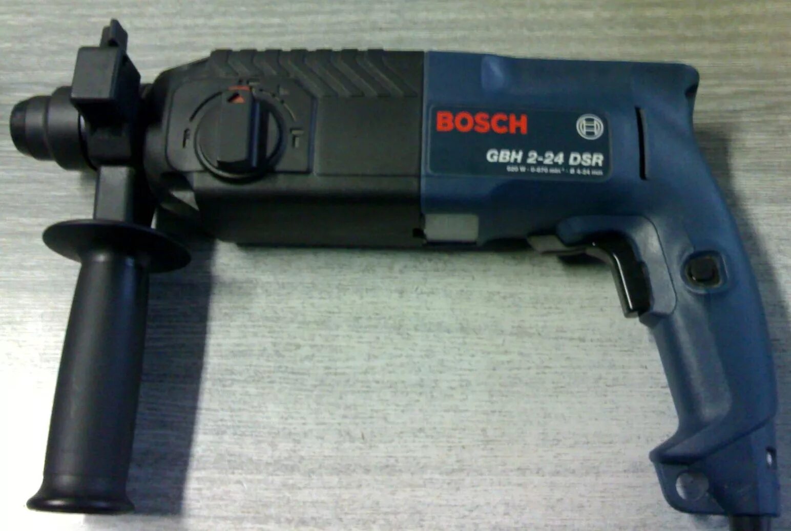 Перфоратор bosch gbh 24. Перфоратор Bosch GBH 2-24 D. Перфоратор Bosch 2-24 DSR. Перфоратор бош GBH 2-24 DFR. Перфоратор Bosch gbh2-24 DSR 0611228708.