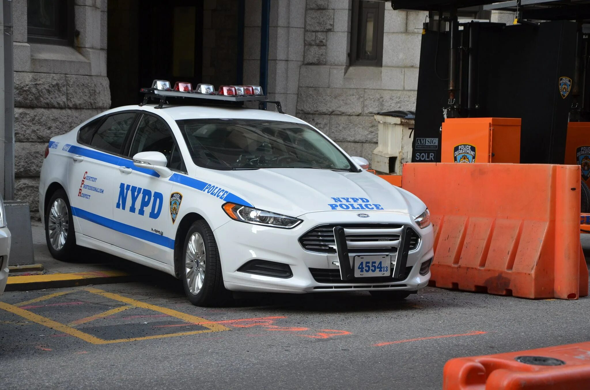 Полицейская машина 7 букв. Ford Fusion NYPD. NY Police Шериф. Форд Мондео NYPD. Ford Fusion Hybrid NYPD Police.