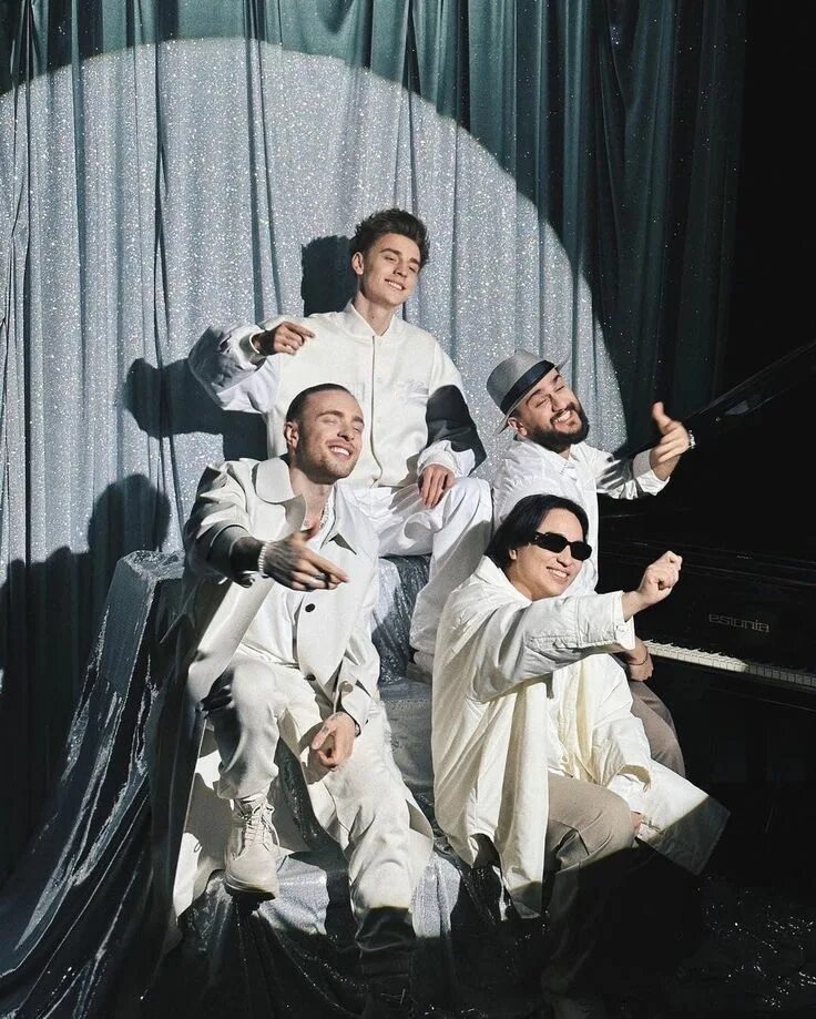 Jony и мот. Песня крида и джонни слушать. Дым крид и джонни. Новогодняя песня крид. Песня крида и джонни слушать.