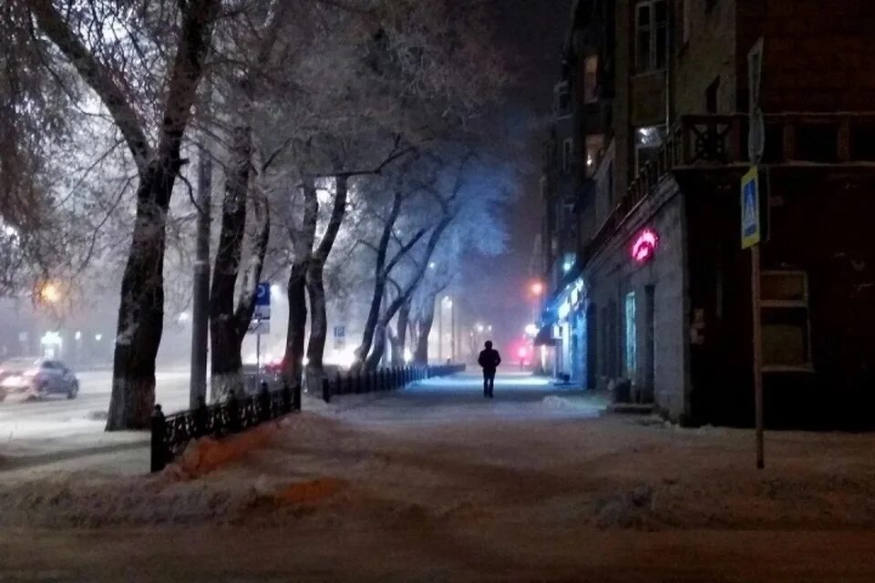 Оймякон зима ночь. Холодно ночью. Зимний лес ночью. Суровая зима в городе. Микко лагерстедт пейзажи.
