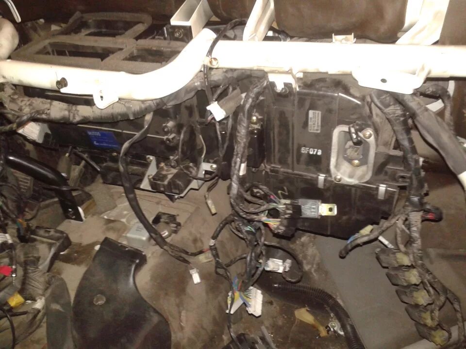 Печка ssangyong actyon sport. Радиатор печки на кайрон 2,3. Ssangyong actyon sport заслонка печки салонная. Ssangyong actyon sports радиатор печки. Актион спорт печка.