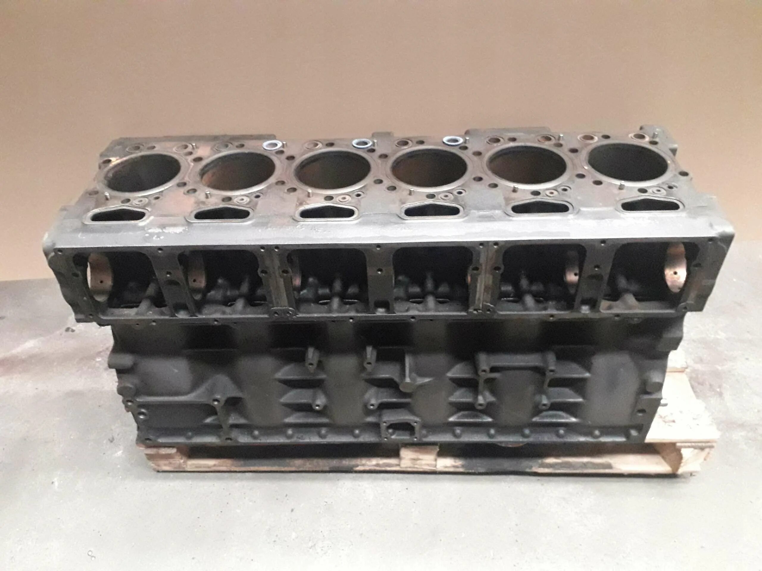 Блок управления двигателем скания 5. Блок цилиндров скания dc13. Блок двигателя скания 124. Блок скания 4. Блок скания 4.