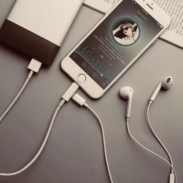 Какой айфон с наушниками. Гарнитура iphone headset 378261. наушники с зарядкой самсунг на 12. наушники айфон 6s. зарядка для айфона 12 промакс.