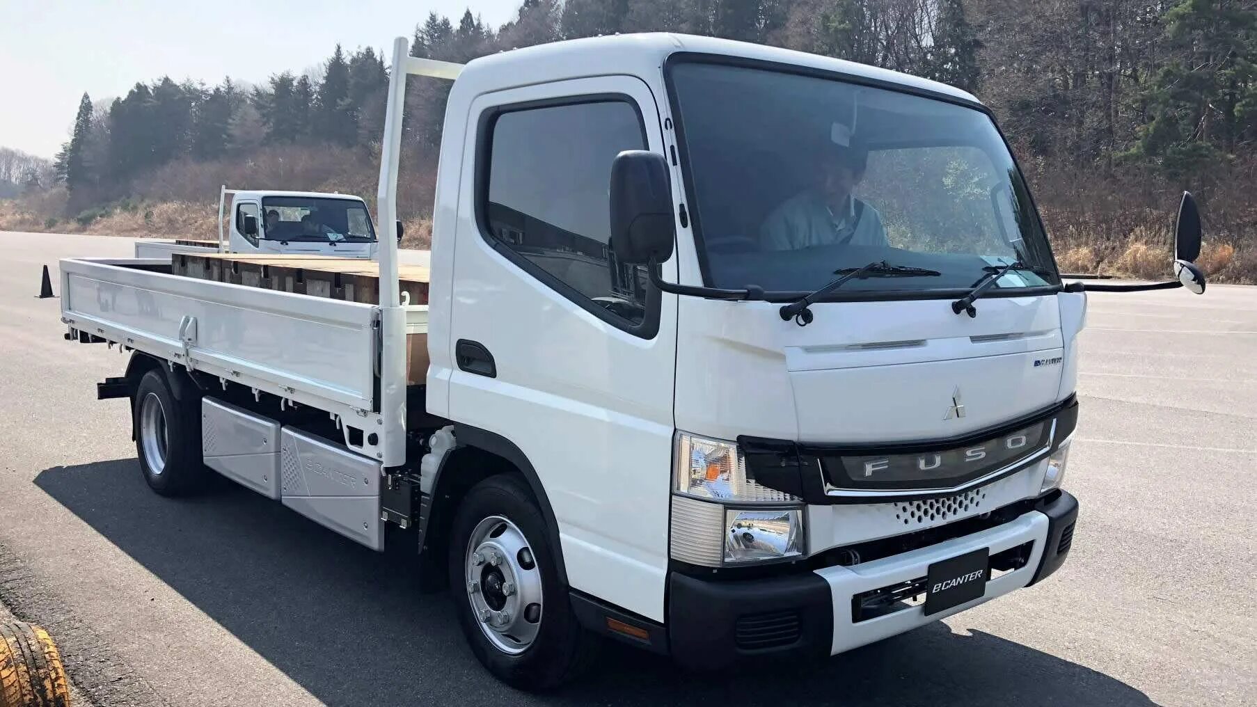 Купить грузовик митсубиси. Mitsubishi Fuso Canter. Mitsubishi Fuso 2020. Митсубиси Кантер 2020. Мицубиси Фусо Кантер.