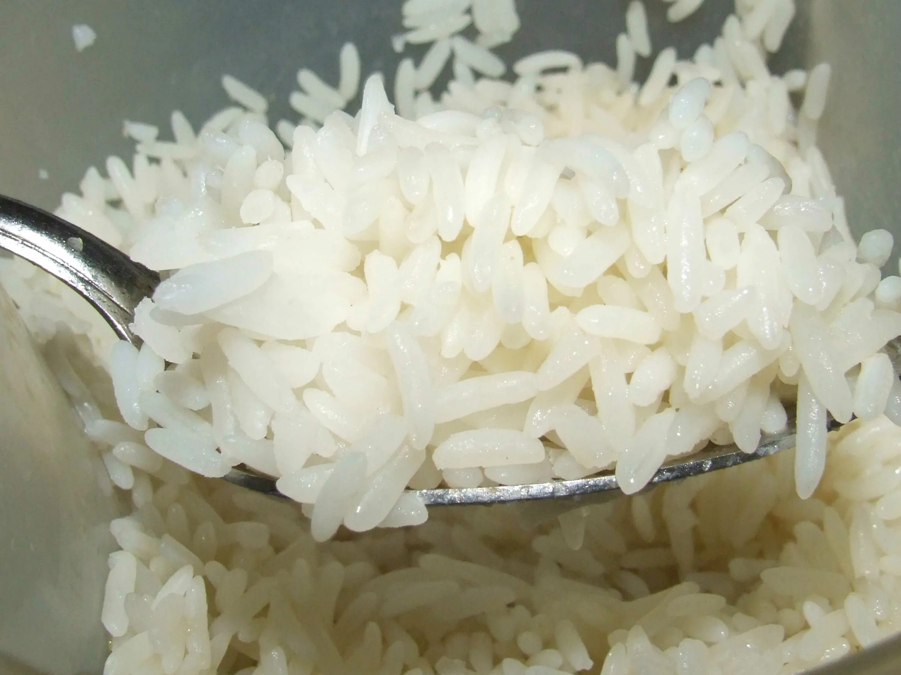 Варка риса 2 к 1. Вареный рассыпчатый рис. Рис отварной рассыпчатый. Вкусный рассыпчатый рис. Рисовая вода приготовление