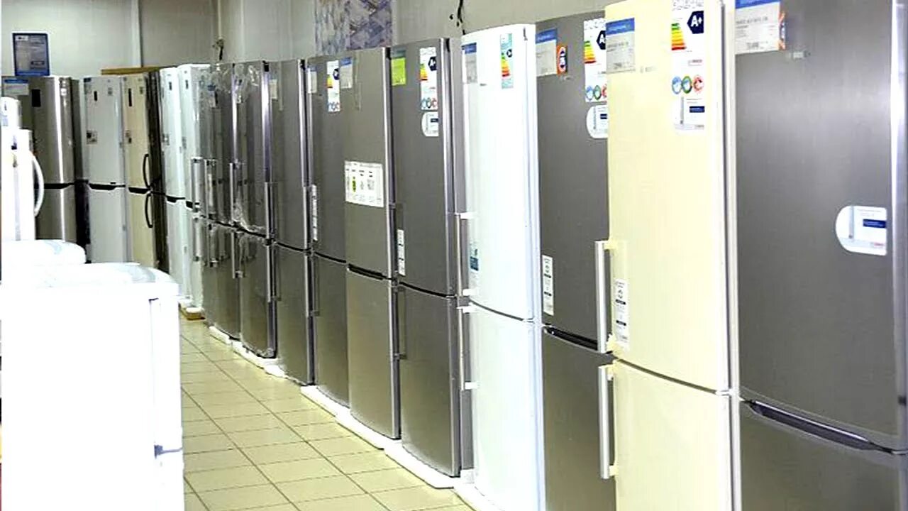 Магазины техники холодильники. Холодильник новый. Ассортимент холодильников. Продается холодильник.