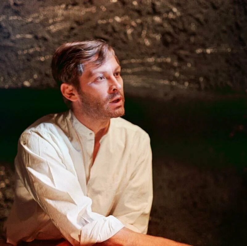 Бриллианты для диктатуры пролетариата фильм 1975 hd 1080. Фильм бриллианты для диктатуры пролетариата фильм. Бриллианты для диктатуры пролетариата постер. Кайдановский бриллианты для диктатуры пролетариата. Бриллианты для диктатуры пролетариата 1975.