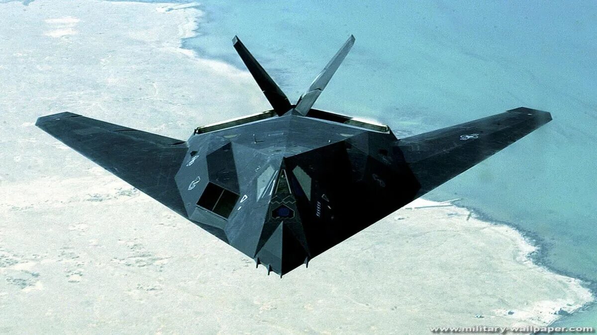 B-2 spirit stealth bomber. B-2 spirit: стелс-бомбардировщик. Стелс-бомбардировщик b-2. Raptor f 35 b. Стелс-бомбардировщик b-2.