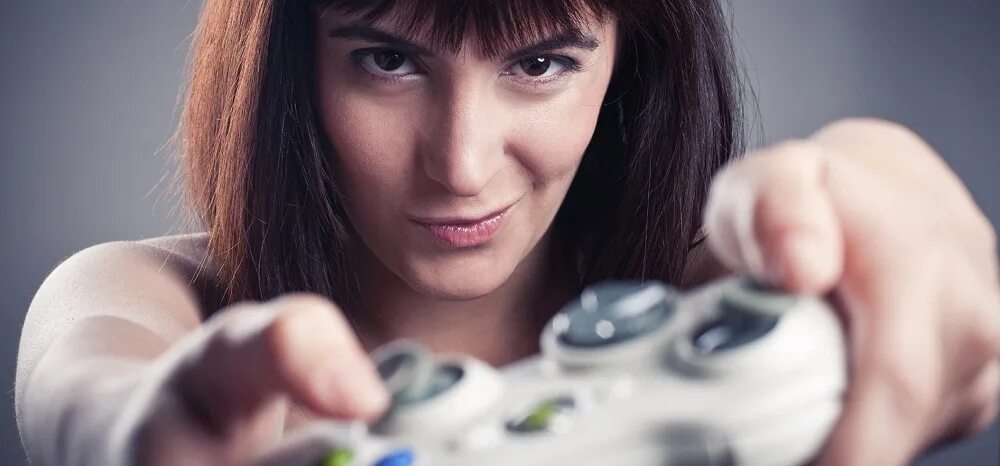 Зайнаб турки. Кристина монтейро череповец. Игрок в компьютерные игры. Женщины геймеры. Красивая девушка геймер.