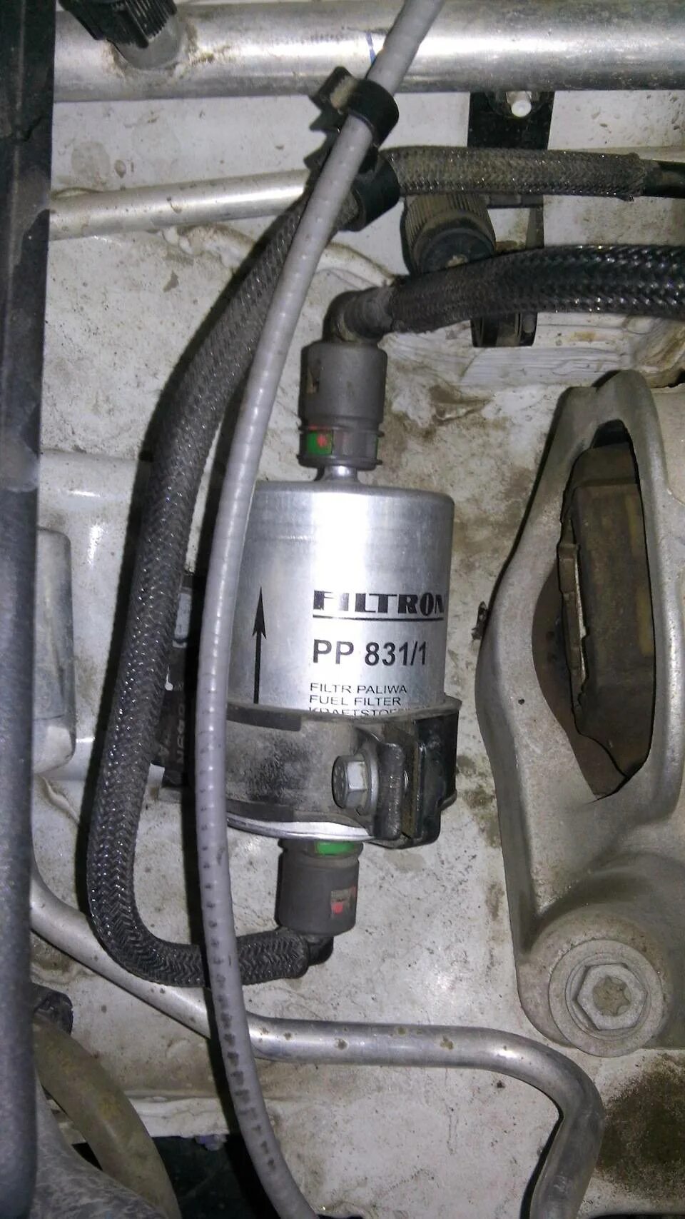 5 дизель. Renault duster 2 1. 0 бензин. Где находится топливный фильтр на рено дастер. 6.