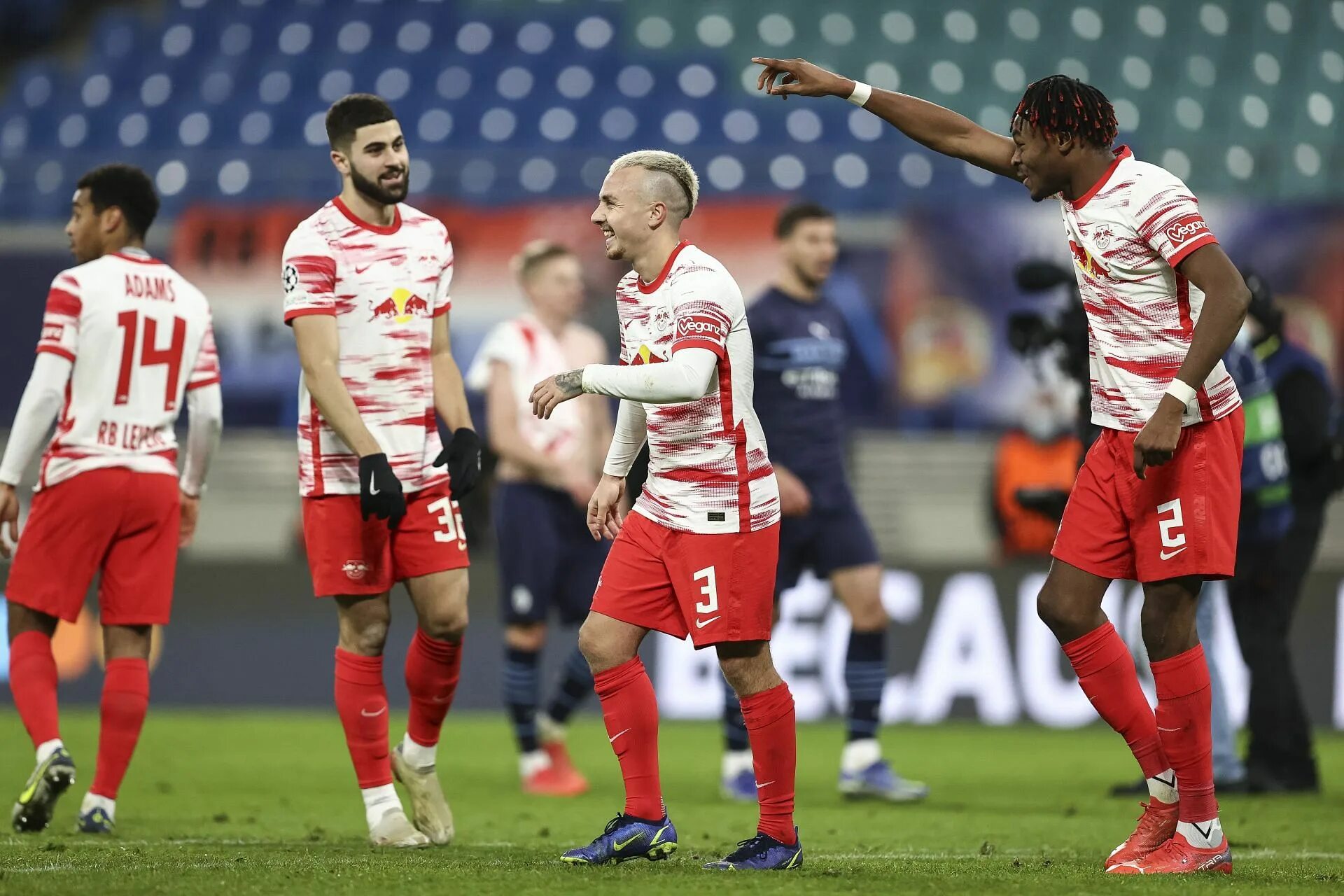 Рот вайсс рб лейпциг. Rb leipzig 2025-2025. рб лейпциг. хоффман боруссия менхенгладбах 2025. simakan лейпциг.