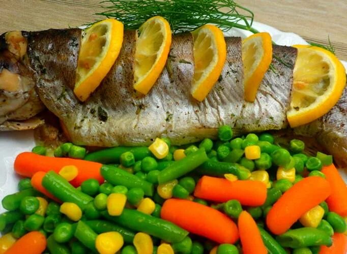 Как вкусно приготовить радужную форель в духовке. Форель радужная запеченная. радужная форель в духовке. форель радужная запеченная в духовке. форель радужная в духовке целиком.