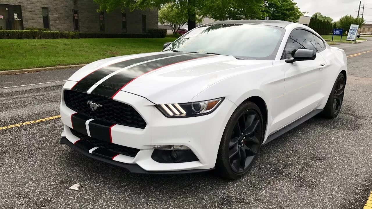 One of the girls streets white mustang. Форд Мустанг 2015 белый. Форд Мустанг 2017. Форд Мустанг 2017 2.3. Ford Mustang 2015 White.