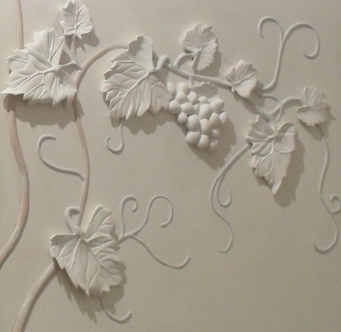 Барельеф виноградная лоза. Декоративная штукатурка виноградная лоза. Виноградная лоза лепнина. Барельеф лоза винограда. Виноградная лоза рельеф.