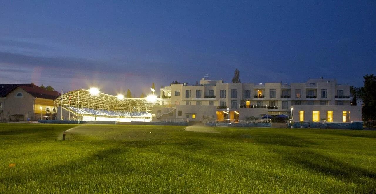 Спорт ин камера. Sport inn hotel & wellness 4 сочи. Сочи парк отель спортивные площадки. Sport inn hotel wellness 4. Sport inn hotel wellness адлер.