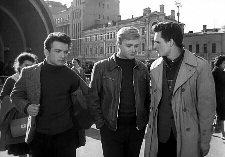 Труд мне 20 лет. Мне 20 лет фильм 1964. Золотодобытчик друг высоцкого туманов. Мне двадцать лет застава ильича 1964. Социалистический реализм (соцреализм) ссср.