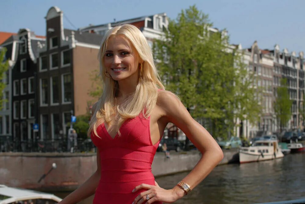 Dutch hot. Болельщицы сборной голландии чм 2014. Жители голландии. Болельщицы сборной голландии. Голландцы девушки.