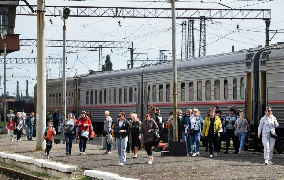 Жд вокзал зайцевка. Грузовые поезд урала. Станция керки северная железная. Жд поезд. Восстановительный поезд.