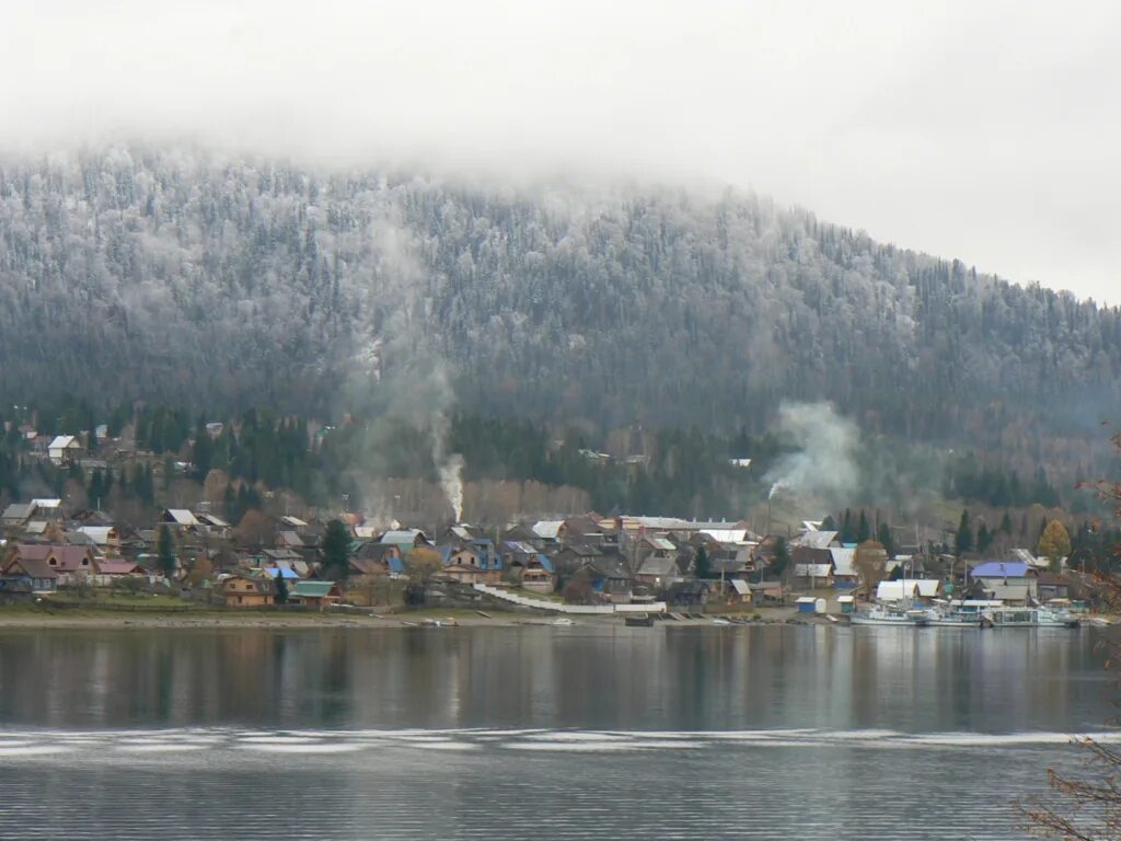 Село иогач телецкое озеро. Поселок иогач на телецком озере. Село артыбаш горный алтай. Артыбаш и иогач. Артыбаш и иогач.