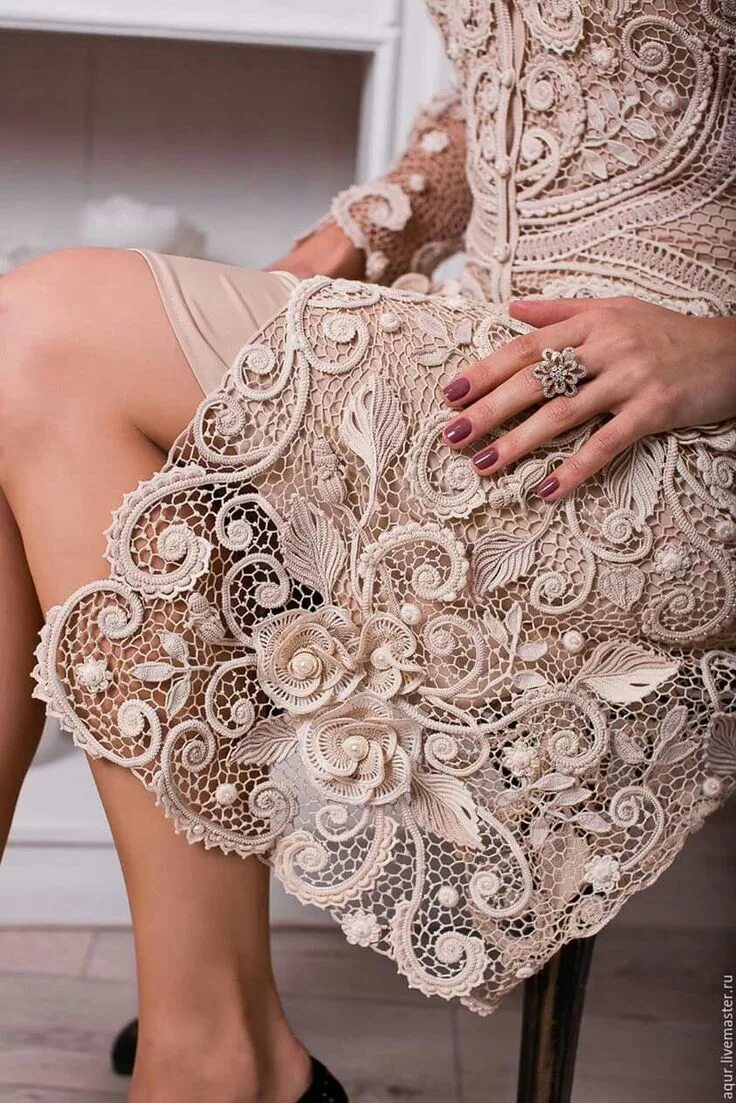 Alexander mcqueen кружевное платье. Жилетка ирландским кружевом. Ирландское кружево платье. Катерина талалай ирландское кружево. Вязаная ирландским кружевом.
