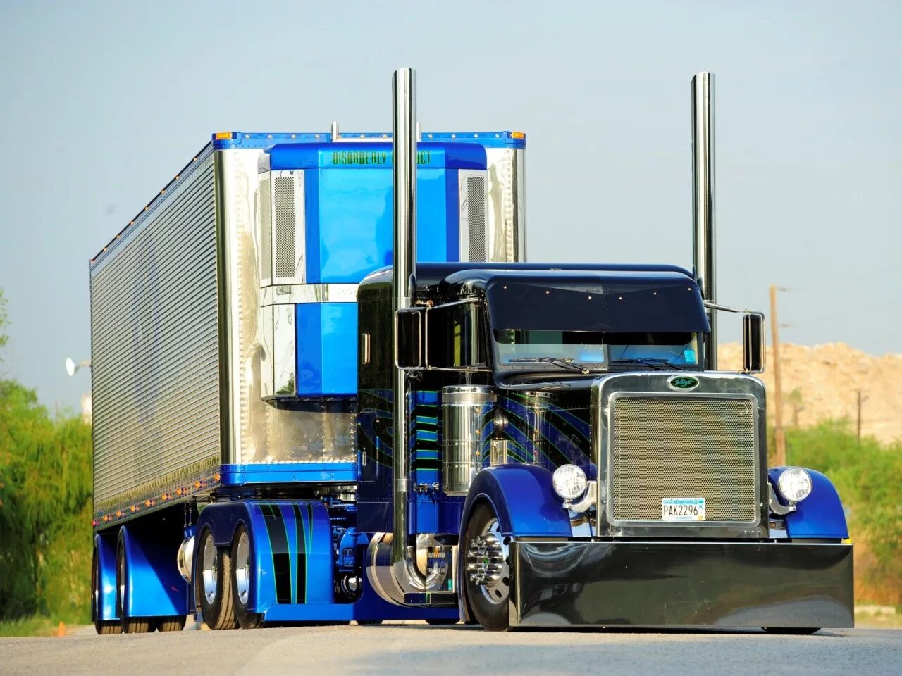 Что такое трак. Американские тягачи петербилт. грузовики peterbilt custom. американский трак петербилт 379. peterbilt 389 custom tuning.