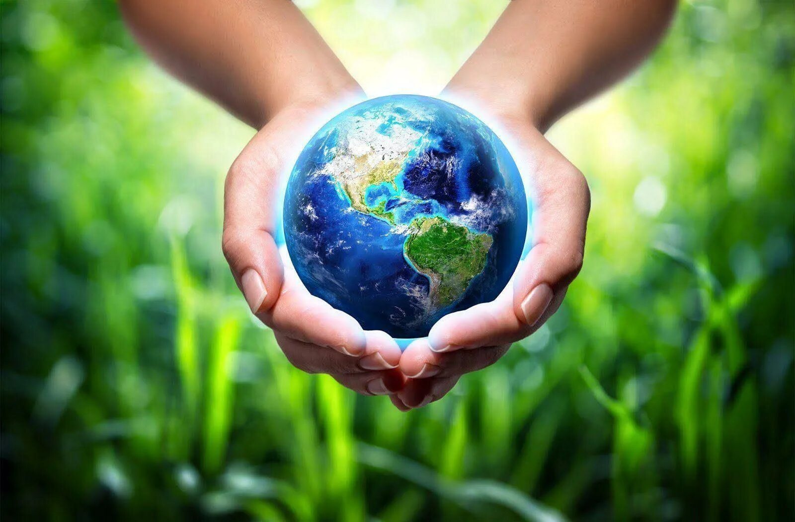 Вся земля может быть твоя. Планета в наших руках. Земной шар в руках. Планета в руках экология. Защита природы.