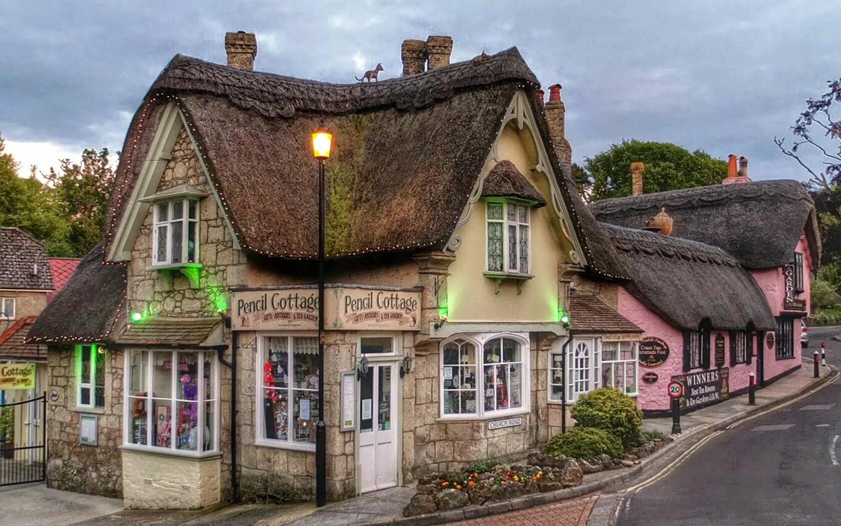 Остров Уайт Великобритания. Город в стиле Хуггель. Town Cottages. A Cottage Pencil.