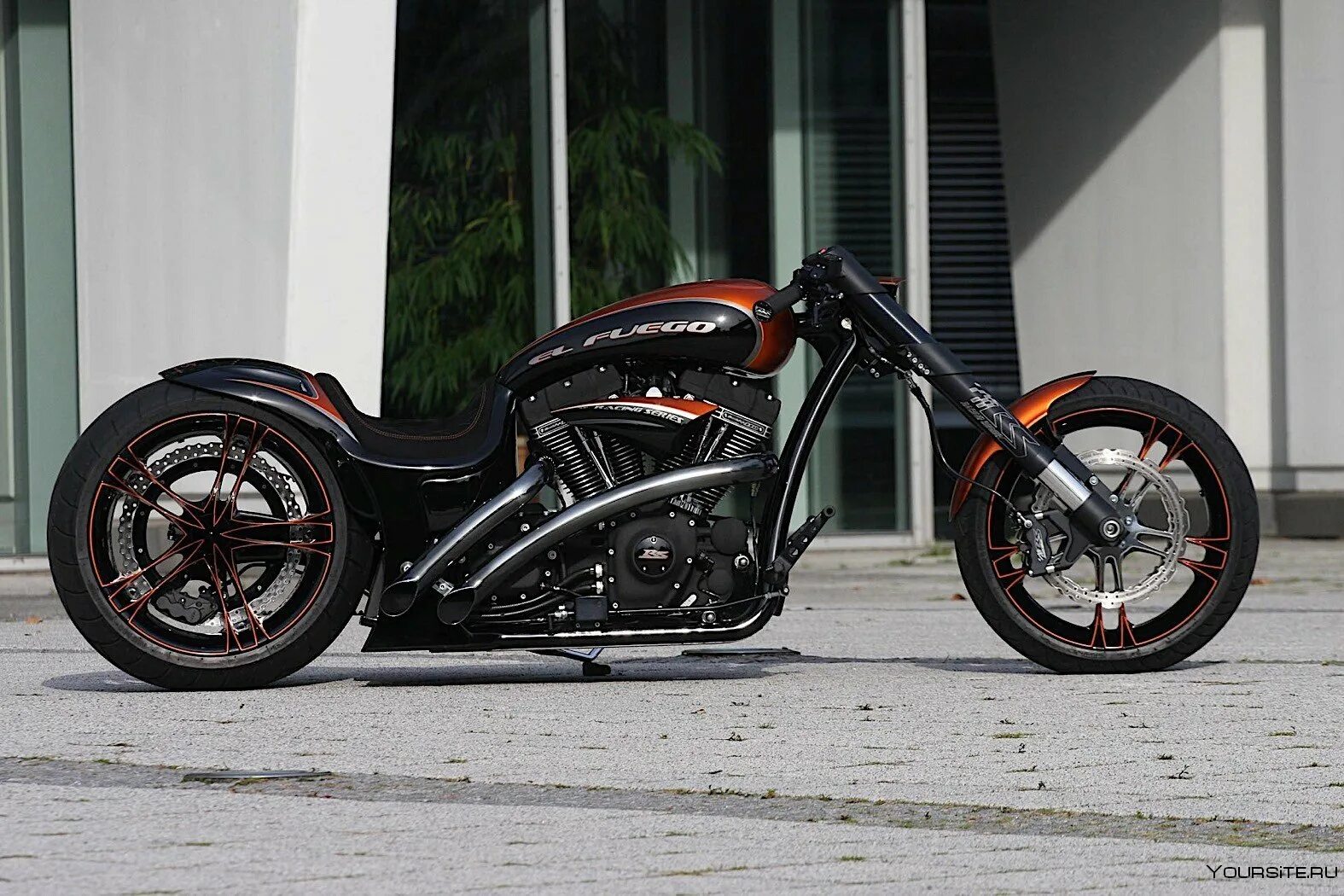 Мотоцикл harley davidson custom. Кастом мотоцикл спидвей. Харлей дэвидсон мотоциклы кастом. Мотоцикл harley davidson custom. Мотоцикл на пневмоподвеске.