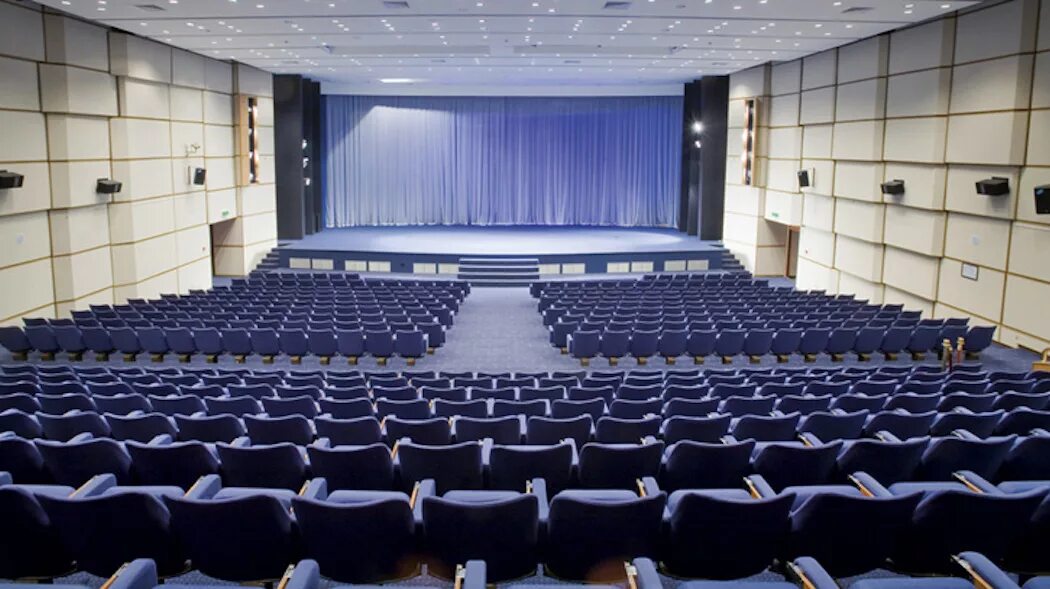 Рэдиссон славянская зал композиторский. Спектакль в рэдиссон славянская. Зал чайковский рэдиссон славянская. Рэдиссон славянская конференц зал. Спектакль в рэдиссон славянская.