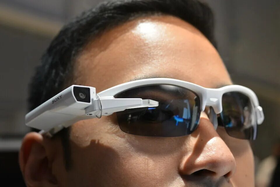 Часы с искусственным интеллектом. Смарт Гласс очки. Ar-очки Google Glass 2014. Смарт-очки Vuzix. Эппл очки дополненной реальности.