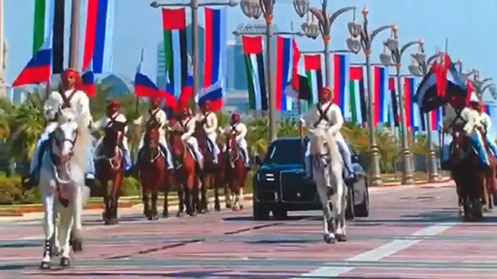 Как встречали в оаэ. Кортеж путина в абу даби. Путин в абу даби кортеж. Принц абу даби и путин 2022. Президент путин в абу даби.