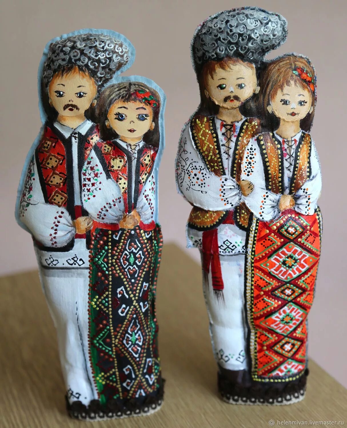 Где купить молдовы. Сувениры Молдавии. Молдавские национальные сувениры. Сувенирные куклы. Молдавские куклы сувениры.